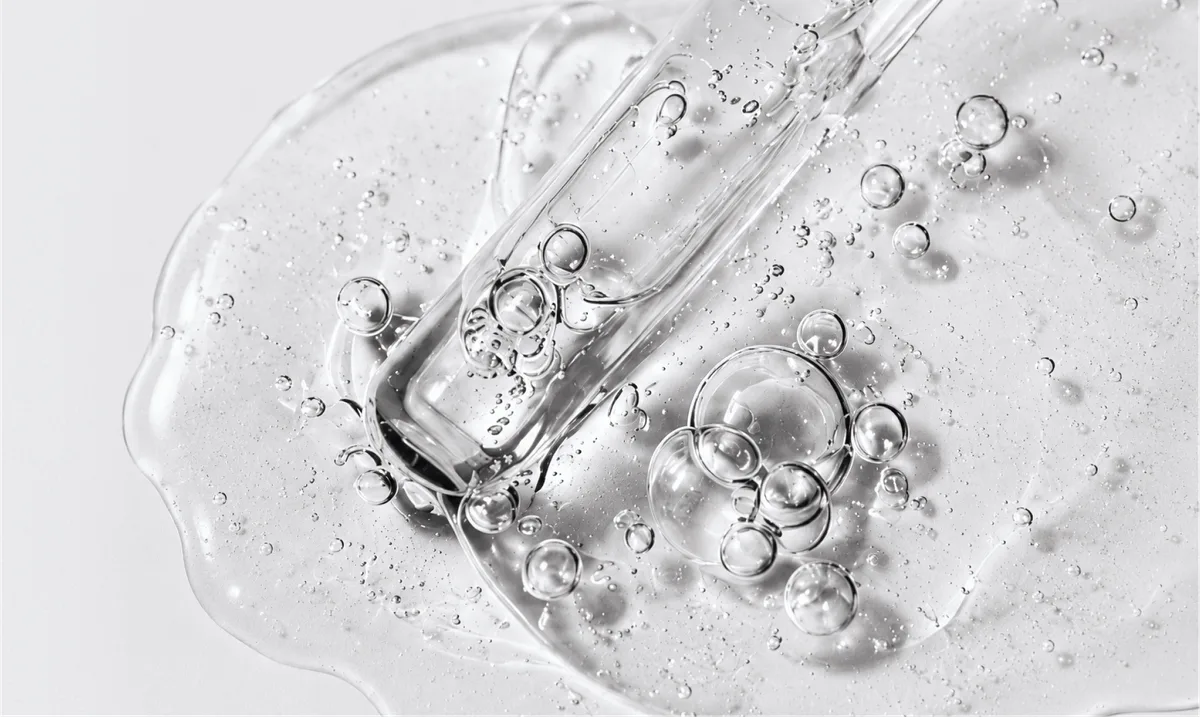Peptide serum texture with laboratory droppers